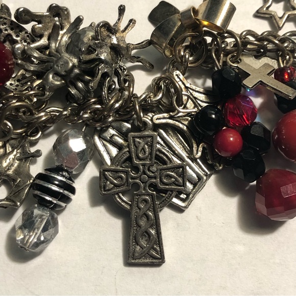 Gothic charm bracelet - Picture 11 of 16